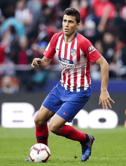 赛地聚焦——西甲关键时刻热度飙升，门兴格拉德巴赫再遭质疑，底气十足，团队化学反应显著(莱比锡红牛vs门兴格拉德巴赫)