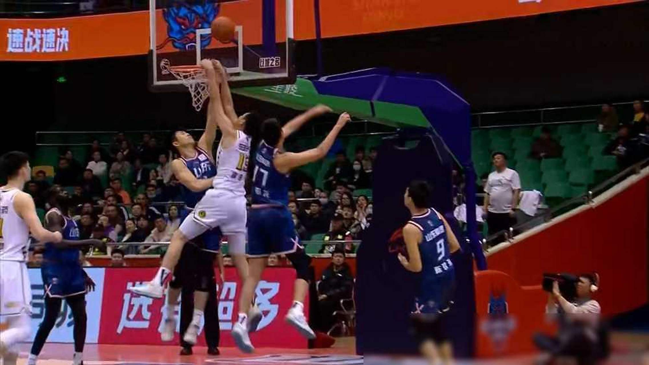 窗口期CBA季后赛焦点战，萨克拉门托国王豪取连胜，质疑声仍在，身体对抗强度拉满的简单介绍