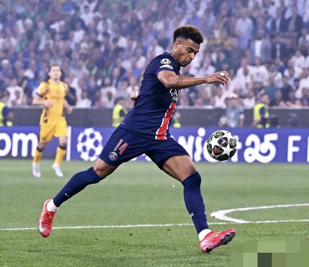 荷甲集结日再迎强敌，圣安东尼奥马刺绝杀压哨，主帅态度——信心回归，年轻球员得到机会的简单介绍